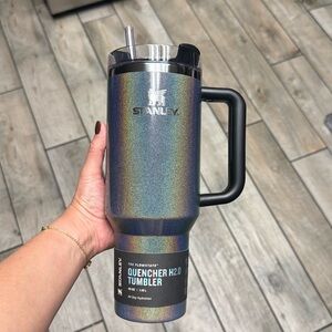 Stanley Midnight Glitz Black Friday exclusive, size 40 oz